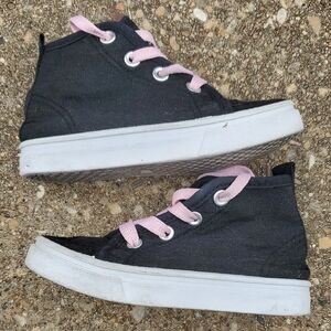 Black Canvas High Top Sneakers With Pink Laces Baby 7 Unbranded